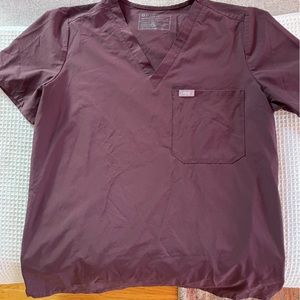 Figs Catarina 1 pocket scrub top. FreeX fabric. Maroon, size Medium